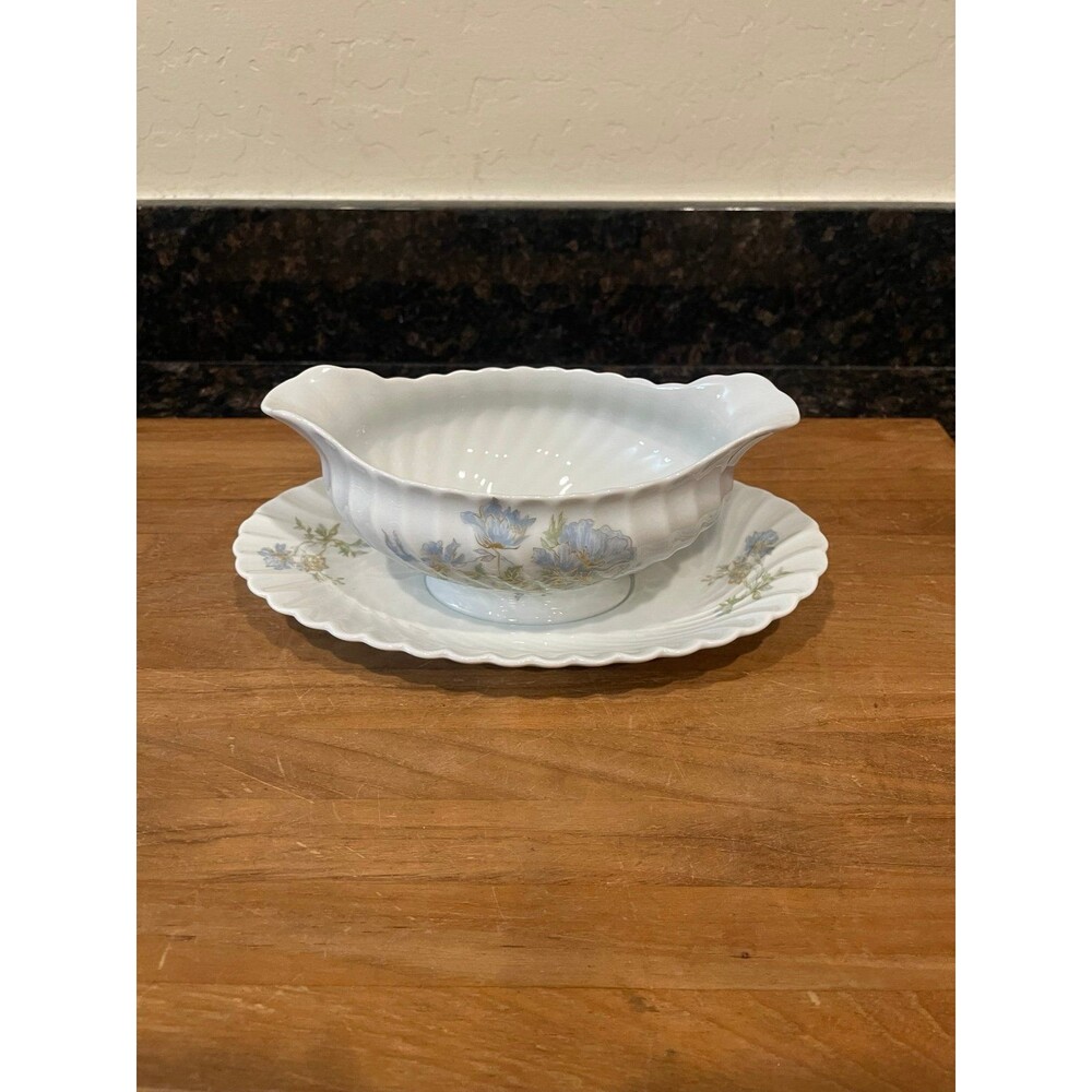 Haviland Limoges "Margaux" gravy boat with underplate
